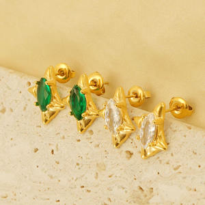 Nuovo Set di Orecchini con Zirconi Ispirati ai Designer - Gioielli di Moda in Acciaio Inossidabile Placcato Oro 18K - Product Image 2