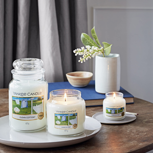 เทียนหอมถั่วเหลืองสไตล์อเมริกัน ยี่ห้อ Yankee สำหรับตกแต่งบ้านในเทศกาลปีใหม่ วันรับปริญญา วันวาเลนไทน์ และงานแต่งงาน - Product Image 5