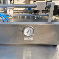 Machine de remplissage semi-personnalisée automatique pneumatique pour jus, liquides, huiles, crèmes, miel, pâte de tomate, shampoing et gel douche