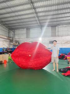 Décoration moderne créative personnalisée Rouge baiser fourrure peluche moelleux géant gonflable <span class=keywords><strong>Sexy</strong></span> rouge lèvres modèles pour exposition d'art - Product Image 4