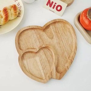 Plateau en bois en forme de cœur 23x20cm, design double cœur, pour restaurant, service à domicile, écologique - Product Image 1