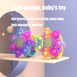 Bracelet <span class=keywords><strong>anti</strong></span>-<span class=keywords><strong>stress</strong></span> lumineux en silicone à bulles à presser, en forme de montre pour enfants, fidget spinner, coccinelle naturelle tie-dye, à presser et qui brille dans le noir - Product Image 3