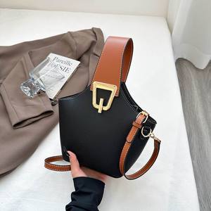 กระเป๋าสะพายข้างผู้หญิง ดีไซน์ใหม่ทันสมัย วัสดุ PU ปิดด้วยหัวเข็มขัด จุของได้เยอะ สไตล์ลำลอง เรียบง่าย สีตัดกัน น้ำหนักเบา - Product Image 3