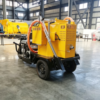 Machine professionnelle de scellement des fissures routières en asphalte montée sur remorque avec chauffage rapide pour les travaux de chaussée par les entrepreneurs