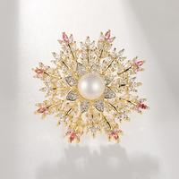 Broches de luxe XILIANGFEIZI en cuivre plaqué or 18 carats avec perles d'eau douce naturelles et zircons en forme de flocons de neige pour cadeau de mariage ou de fête