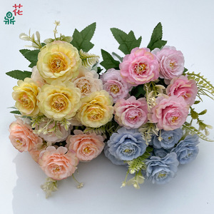 Bouquet de roses en soie, petits bouquets de fleurs artificielles pour la décoration extérieure et intérieure, style moderne, réutilisable - Product Image 1