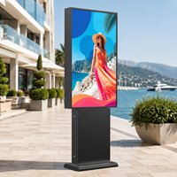 Écran d'affichage extérieur sur pied AIYOS avec capteur de luminosité automatique, surveillance de la température, diagnostics à distance et contrôle CMS 24h/24 et 7j/7