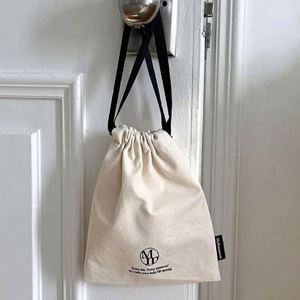 Sacs à cordon personnalisés de haute qualité avec logo, sacs anti-poussière en coton biologique doux en mousseline pour savon, parfum, cadeaux - Product Image 4