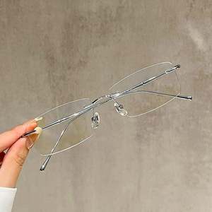 Gafas Ópticas de Titanio Puro para Hombre y Mujer, Modelo 2025, Montura Cuadrada sin Aro, Anti Luz Azul, para Lectura - Product Image 5