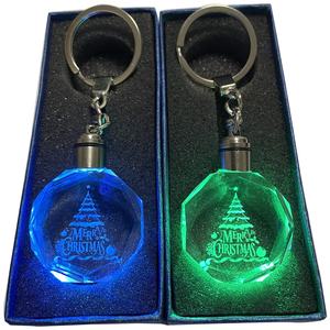 Livraison rapide personnalisé en acier inoxydable <span class=keywords><strong>et</strong></span> verre cristal arbre de Noël porte-clés LED suspension Style classique cadeau de Noël - Product Image 3