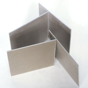 Plaque de mica isolante chauffante magnétique en phlogopite, lisse et dorée - Product Image 1