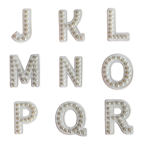 Hesus DIY Appliques de lettres A-Z en perles, brodées à la main, thermocollantes, en tissu velours et PVC, pour vêtements de mariée et chapeaux, 7 jours