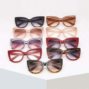 Gafas de Sol de Moda 2022, Montura Grande Retro, Transparentes, UV400, Estilo Ojo de Gato, para Mujer - Product Image 6