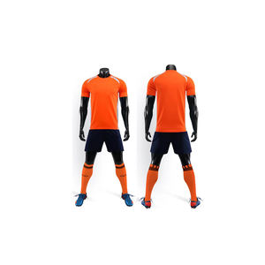 Kit de fútbol Ropa deportiva de transferencia de calor para adultos y niños Logotipo personalizado Camisa de estilo en blanco con técnica de corte automatizado - Product Image 1