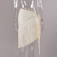 Mini-jupe taille basse style western tendance pour femme avec pompons – Collection Automne 2026