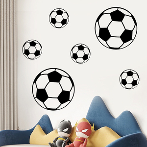 Autocollants muraux créatifs en forme de ballons de football noirs, très vendus, pour la décoration de la <span class=keywords><strong>chambre</strong></span> des garçons, autocollants décoratifs en vinyle autocollants pour le salon des enfants - Product Image 1