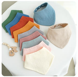Écharpe triangle pour bébé en gaze unie serviette de salive pour bébé nouveau-né avec boucle à pression circonférence Bavoir spot en gros - Product Image 2