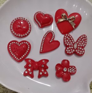 100 pièces couleur rouge mélangée Kawaii papillon coeur arc <span class=keywords><strong>Beart</strong></span> Flatback résine Cabochon téléphone déco pièces bricolage Scrapbooking cheveux arcs Acce - Product Image 1