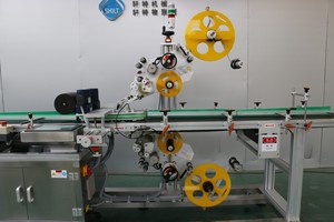 Machine d'étiquetage des bouches, des fonds et des côtés des boîtes de nicotine - Product Image 5