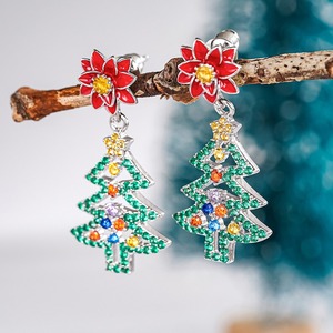 Orecchini a Forma di Albero di Natale Colorati e Traforati, Ornamenti e Regali per Feste Natalizie da Donna - Product Image 6