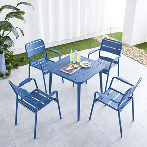 Mesa <span class=keywords><strong>de</strong></span> centro cuadrada <span class=keywords><strong>de</strong></span> aluminio <span class=keywords><strong>para</strong></span> <span class=keywords><strong>terraza</strong></span> moderna <span class=keywords><strong>de</strong></span> 5 piezas <span class=keywords><strong>y</strong></span> silla apilable juego <span class=keywords><strong>de</strong></span> comedor <span class=keywords><strong>de</strong></span> jardín <span class=keywords><strong>para</strong></span> <span class=keywords><strong>restaurante</strong></span> al aire libre - Product Image 4