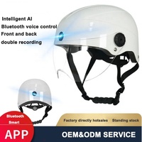 Casque de moto intelligent à visière ouverte avec commande vocale, caméra, aérations, design respirant et protecteur pour motards adultes.