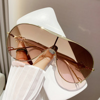 Lunettes de soleil oversize style pilote pour femme, protection UV400, monture en maille métallique, nouvelle collection 2026 personnalisée
