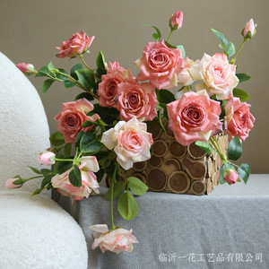 ช่อดอกกุหลาบประดิษฐ์ ยี่ห้อ Yihua Floral Art ดอกไม้ผ้าไหม ตกแต่งงานแต่งงาน ตกแต่งบ้าน สไตล์โมเดิร์นเรียบง่าย สีชมพู สีขาว จัดวางบนโต๊ะภายในบ้าน - Product Image 1
