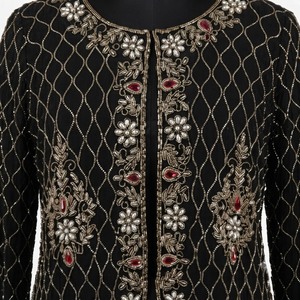 Chaqueta Negra de Alta Costura con Adornos Florales de Cuentas Intrincadas y Detalles de Cristales Rojo Rubí - Product Image 2