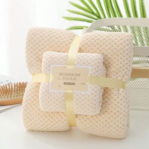 Juego de Toallas de Baño y Cara de Terciopelo de Coral de Alta Calidad I-0674, Suaves y Absorbentes, Tejidas, Venta al por Mayor de Fábrica - Product Image 6