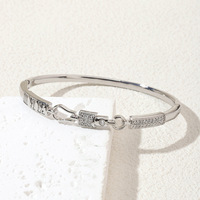 Nouveaux bracelets de haute qualité, polyvalents, transfrontaliers, bijoux fins, bracelets à clous tendance, minimalistes et résistants à la décoloration