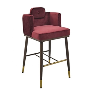 Tabouret <span class=keywords><strong>de</strong></span> <span class=keywords><strong>bar</strong></span> <span class=keywords><strong>de</strong></span> luxe <span class=keywords><strong>en</strong></span> velours bordeaux <span class=keywords><strong>avec</strong></span> accoudoirs et dossier, <span class=keywords><strong>chaise</strong></span> haute moderne pour îlot <span class=keywords><strong>de</strong></span> cuisine, comptoir <span class=keywords><strong>de</strong></span> <span class=keywords><strong>bar</strong></span> et restaurant - Product Image 1