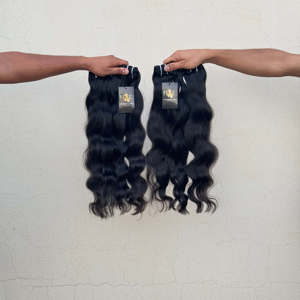 Lots de Cheveux Ondulés Naturels Non Traités du Temple Indien, Vente en Gros, Extensions de Cheveux Humains Naturels Bruts de Vison du Temple Indien, Fournisseurs de Tissages de Cheveux - Product Image 1