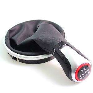 Pour Skoda <span class=keywords><strong>Fabia</strong></span> 2 II Mk2 <span class=keywords><strong>Combi</strong></span> <span class=keywords><strong>Scout</strong></span> 2007-2014 pommeau de vitesse de voiture manuel cercle rouge argent pommeau de levier de vitesse avec couvercle de botte en cuir - Product Image 2