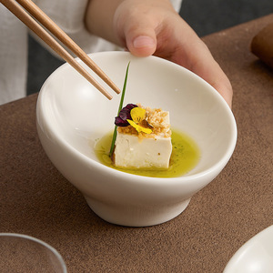 Cuenco de Cerámica de Tallo Alto, Blanco Puro, Estilo Nórdico y Nuevo Estilo Chino, para Uso Comercial en Hoteles y Restaurantes - Product Image 2