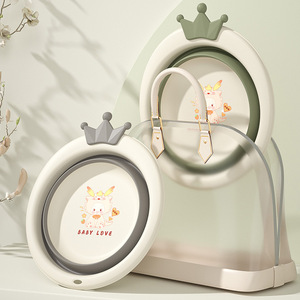Bassin pliable pour bébé, lavabo portable en plastique avec design couronne pour utilisation aux toilettes - Product Image 1