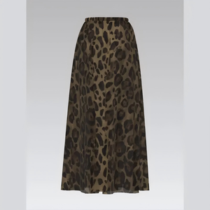 Eleva tu guardarropa de resort con una elegante falda pareo con estampado de leopardo – Pareo de secado rápido personalizable para una apariencia impecable - Product Image 2
