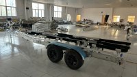 Frein hydraulique à essieu tandem pour remorque de bateau en aluminium robuste de 30ft avec couchettes en bois Capacité de chargement de 3800kgs en vente