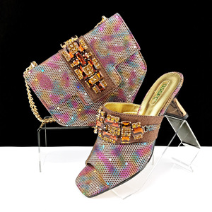 Escarpins italiens pour femmes en PU et caoutchouc à talons hauts, élégants, adorables, durables, confortables, scintillants, rouges, blancs, noirs, pour mariages et célébrations - Product Image 1