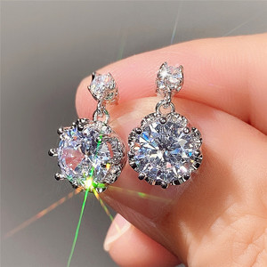 Orecchini pendenti con fiori scintillanti per donna, eleganti gioielli floreali alla moda - Product Image 2