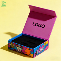 Luxe geschenkverpakking van stevig karton met magneetsluiting en logo-ontwerp