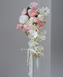 Bouquet da Sposa con Peonie, Fiori in Seta Fatti a Mano, Bouquet Artificiale per Damigelle - Product Image 5