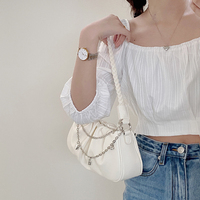 Sac à main plissé tendance pour femme avec poignée tressée, breloque cœur en chaîne, sac à bandoulière souple effet nuage, vente en gros