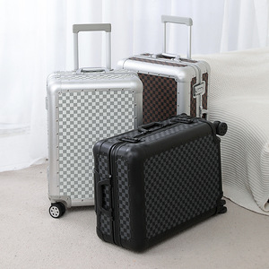 Set di Valigie di Lusso alla Moda con Motivo a Scacchi, Guscio Rigido in PC, Serratura TSA, Ruote Girevoli a 360 Gradi, Valigia e Borsa da Viaggio - Product Image 2