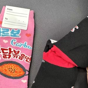 ถุงเท้าลายการ์ตูนไก่เผ็ดแบบยูนิเซ็กซ์  บาง ระบายอากาศได้ดี สวมใส่สบาย เหมาะสำหรับฤดูใบไม้ผลิและฤดูร้อน - Product Image 1