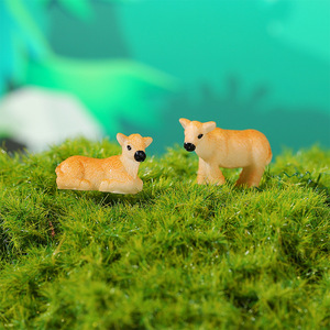 Figuras de vacas en miniatura de resina para paisajes en miniatura, decoraciones de ensamblaje para exhibición en jardines de suculentas - Product Image 2