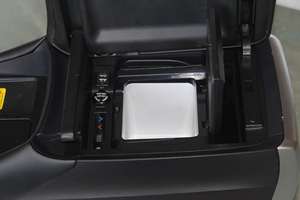 กล่องคอนโซลวางแขนในรถยนต์วัสดุ ABS คุณภาพสูง 220V สำหรับ Toyota Alphard Velfire ชุดตกแต่งภายในที่เข้ากันได้ - Product Image 3