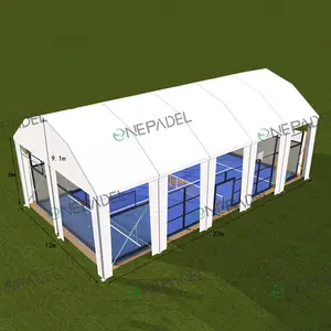 La configurazione perfetta: campi da Tennis Padel coperti con erba artificiale e scherma.
