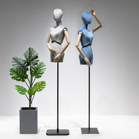 Mannequin de Luxe en Velours pour Vêtements, Réaliste, Robuste, Demi-Corps Féminin avec Bras en Bois - Grande Vente