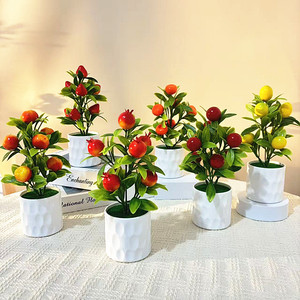 Juego de Bonsái de Frutas Artificiales del Fabricante, 7 Piezas, Decoración en Maceta de Plástico para Escritorios - Product Image 1